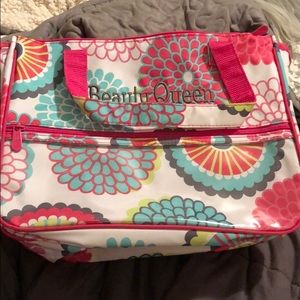 BUNDLE&SAVE! Thirty one make up bag.
